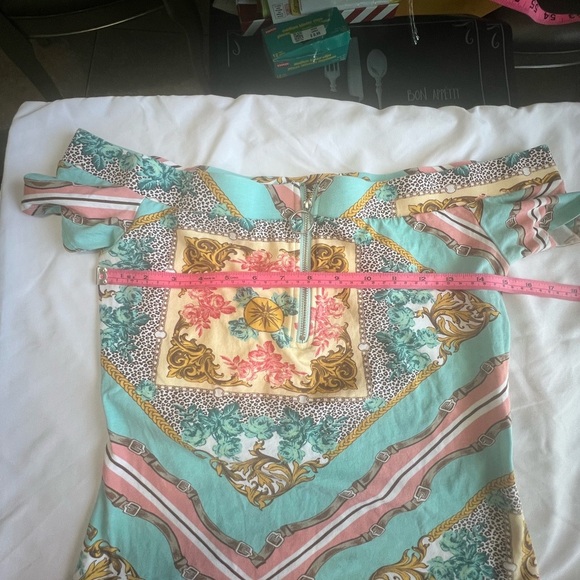 Two Guess blouses, one floral and one carmelite - Picture 2 of 5